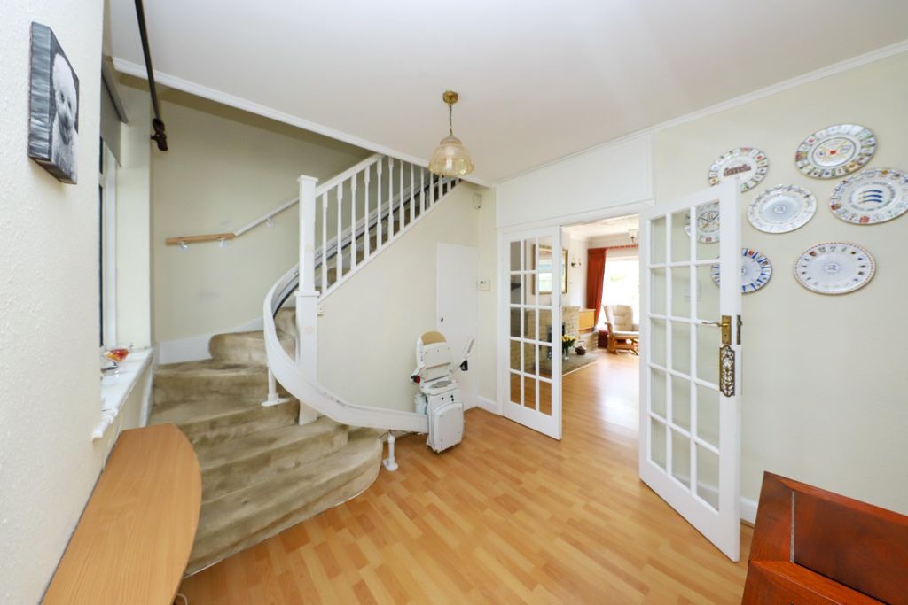 Property photo 2 of 14 4354371
