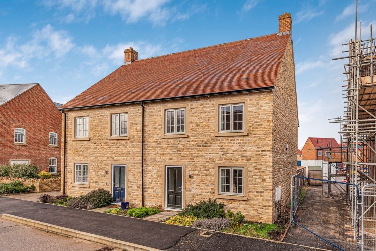 Property photo 1 of 9 310188