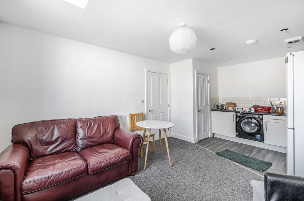 Property photo 2 of 8 1477467-21-6A2817...