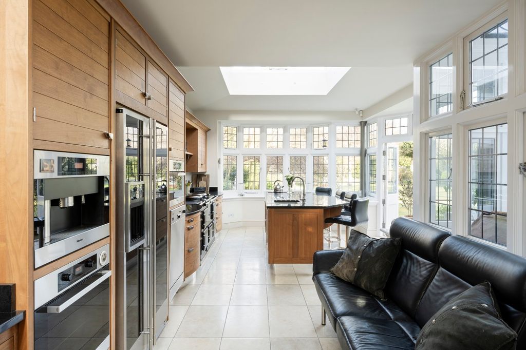 Property photo 3 of 36 Picture No. 06