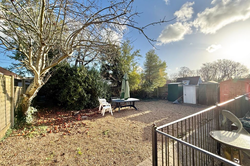 Property photo 3 of 9 Communal Garden