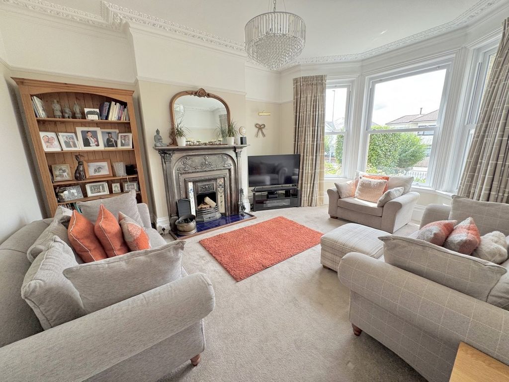 Property photo 2 of 52
