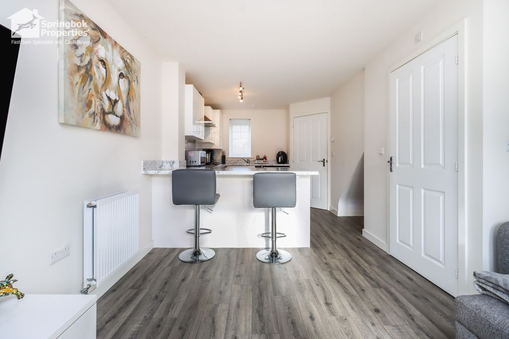 Property photo 3 of 11 Image 2