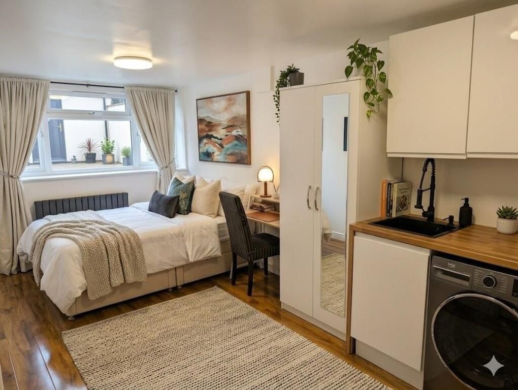 Property photo 2 of 4 Bedroom