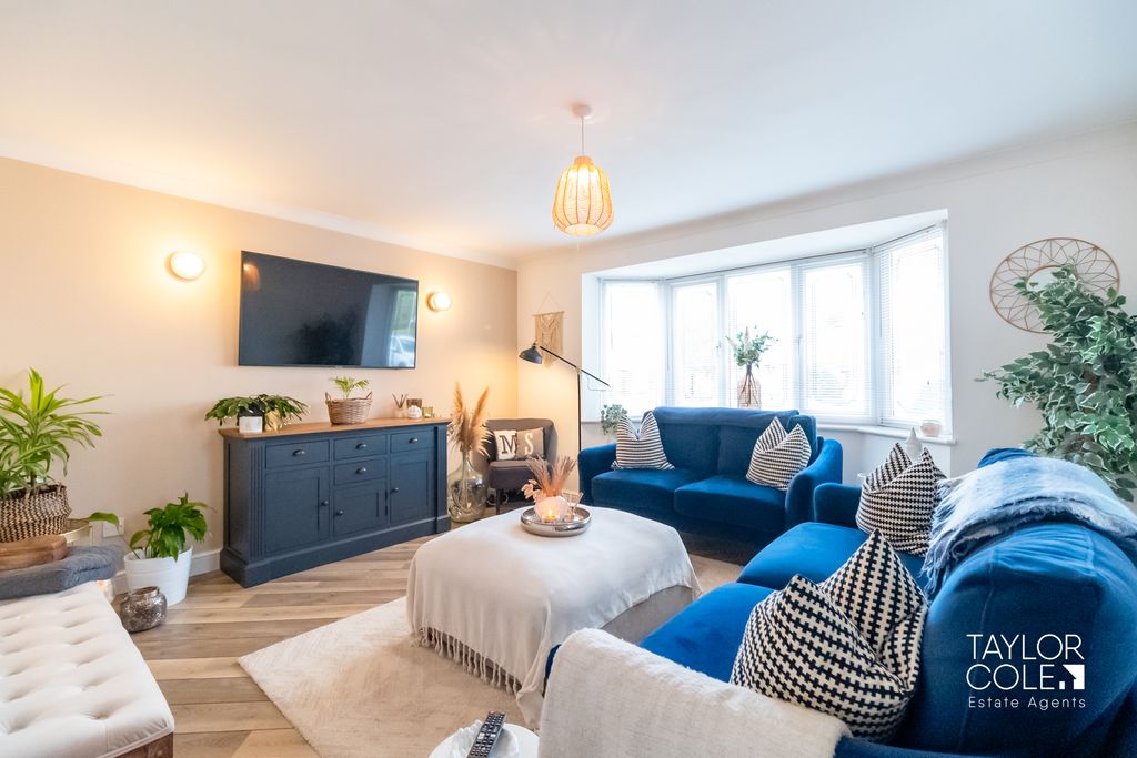 Property photo 3 of 36