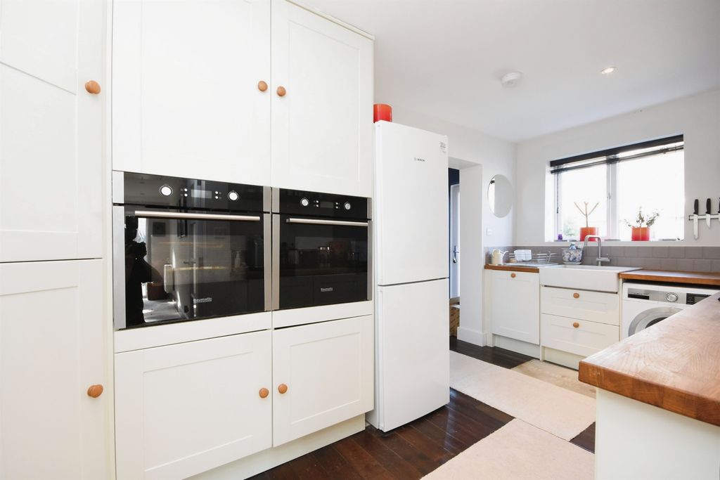 Property photo 3 of 16