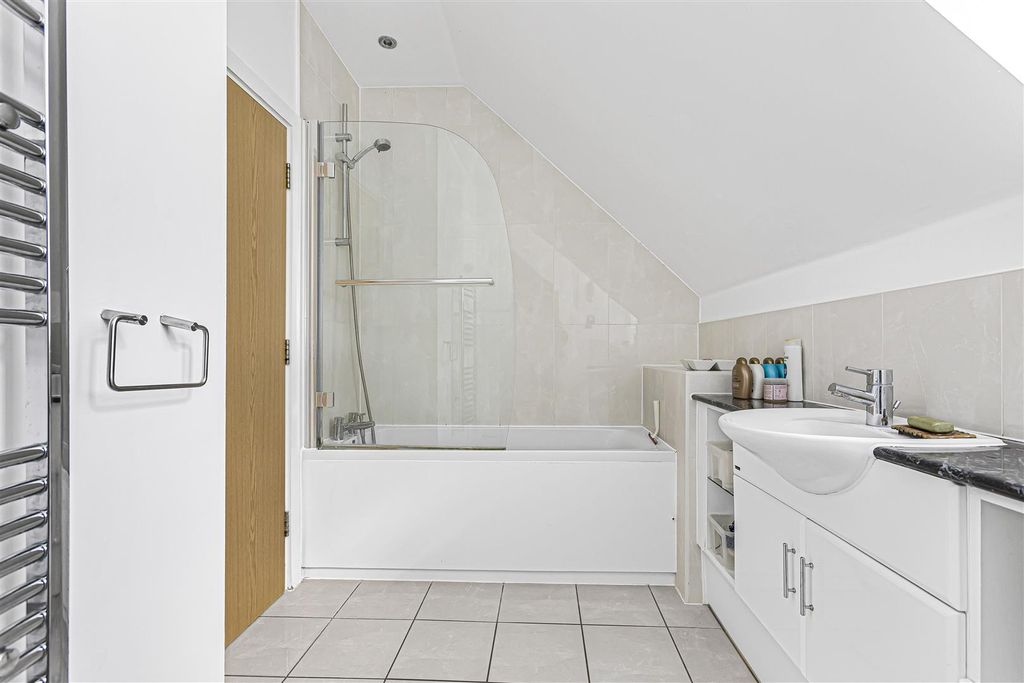Additional image 10 of 3 bed semi-detached house for saleWillis Grove, Balls Park, Hertford SG13