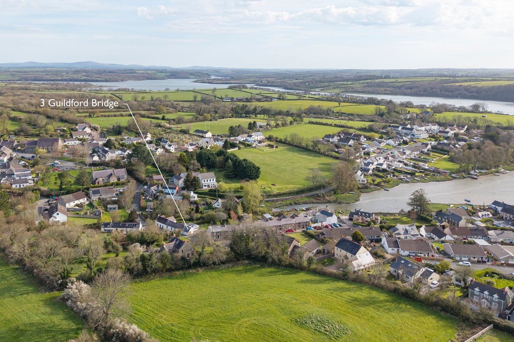 Property photo 2 of 31