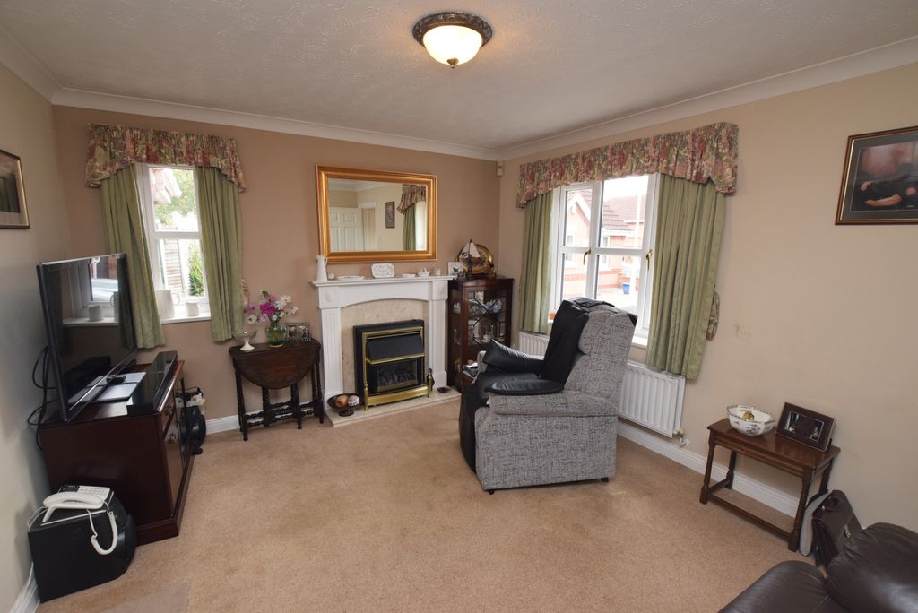 Property photo 2 of 12 Dsc_1810