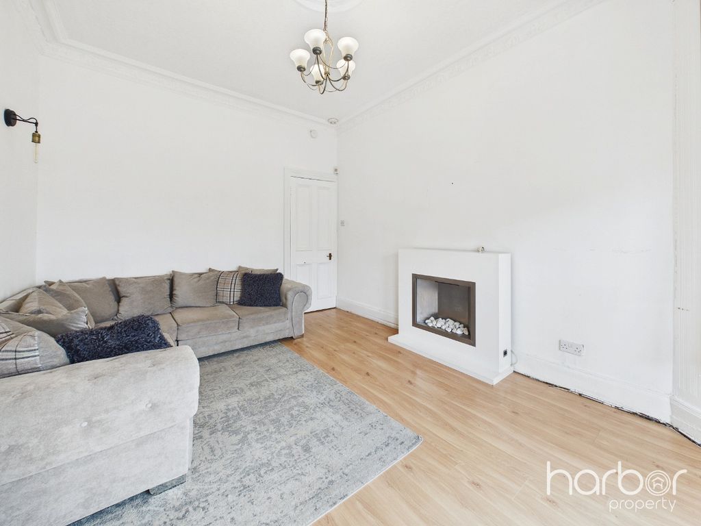 Property photo 3 of 13 4979365