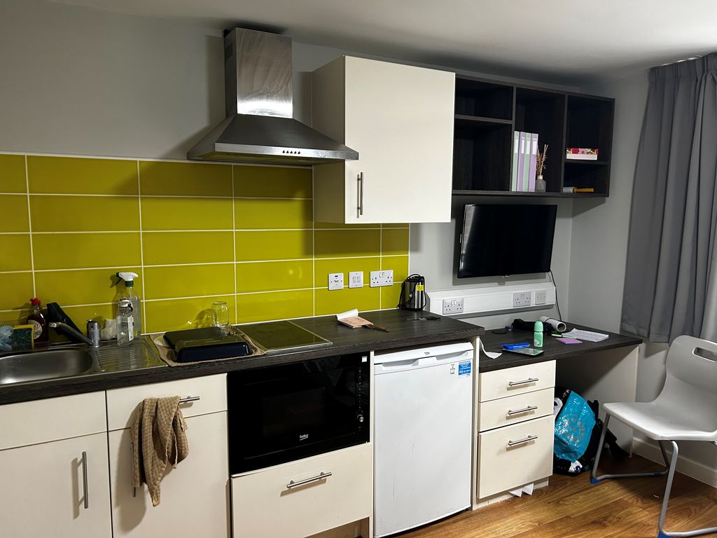 Property photo 3 of 11 1