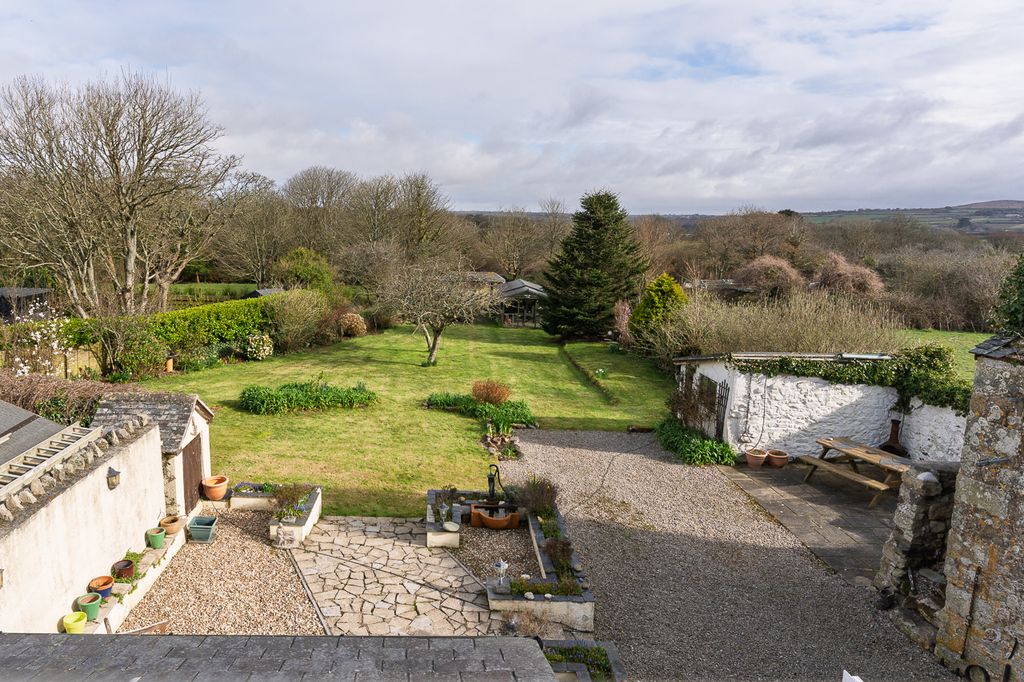 Property photo 2 of 46