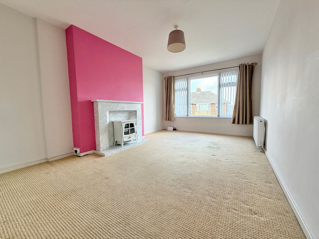 Property photo 3 of 16 Living Room