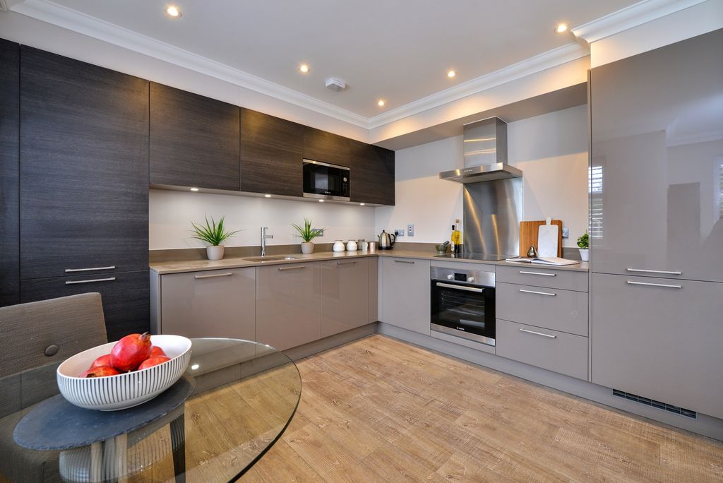 Property photo 2 of 7 Kitchen