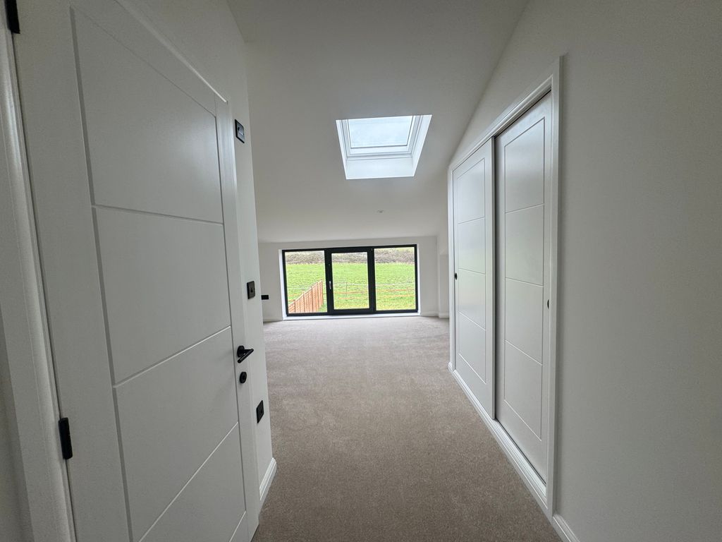 Property photo 1 of 9 Bedroom 1