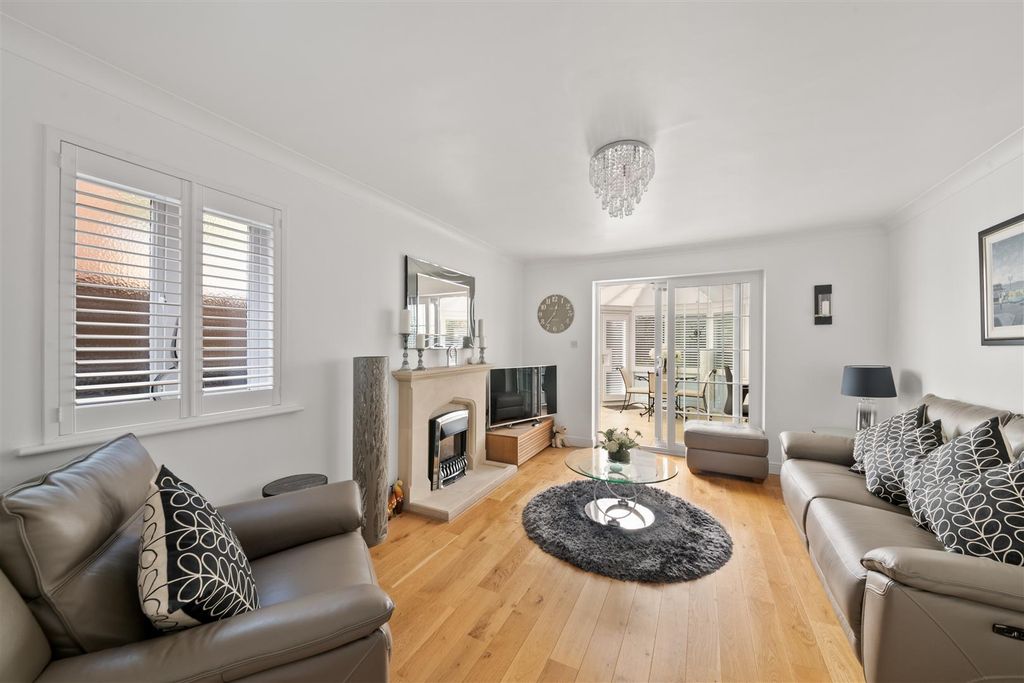 Property photo 2 of 18