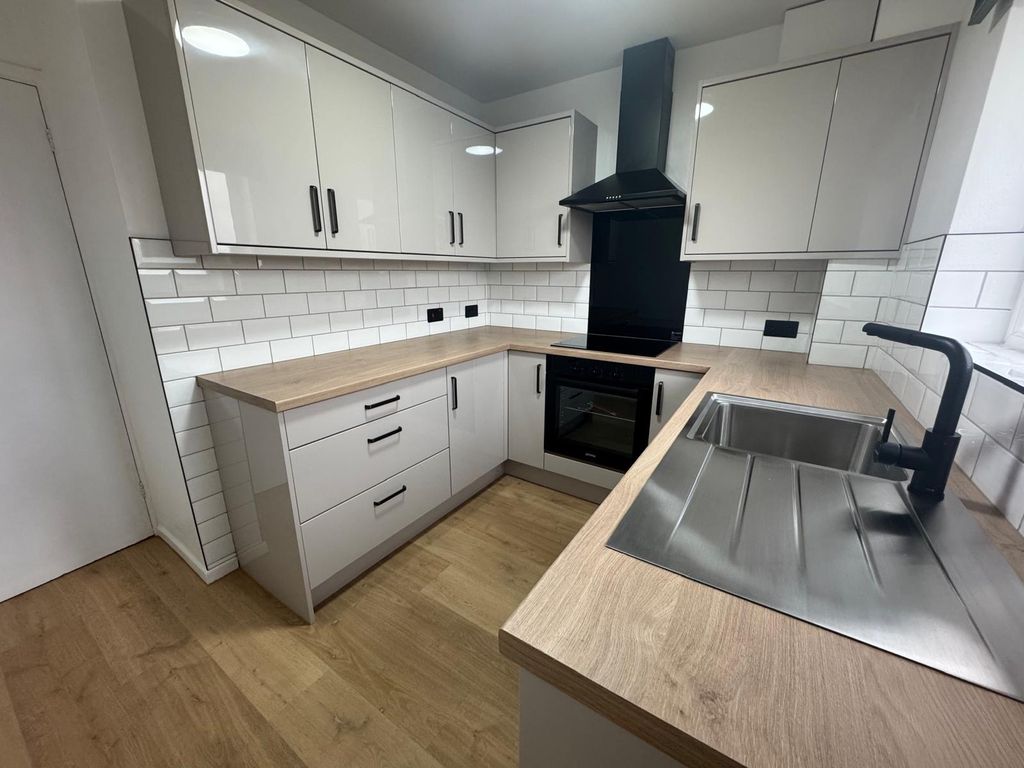 Property photo 3 of 16 Image