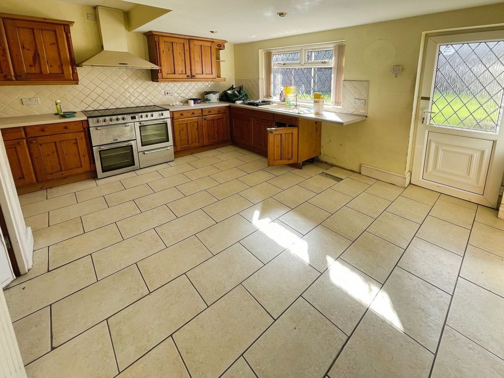 Property photo 3 of 13 Kitchen/Breakfast Room