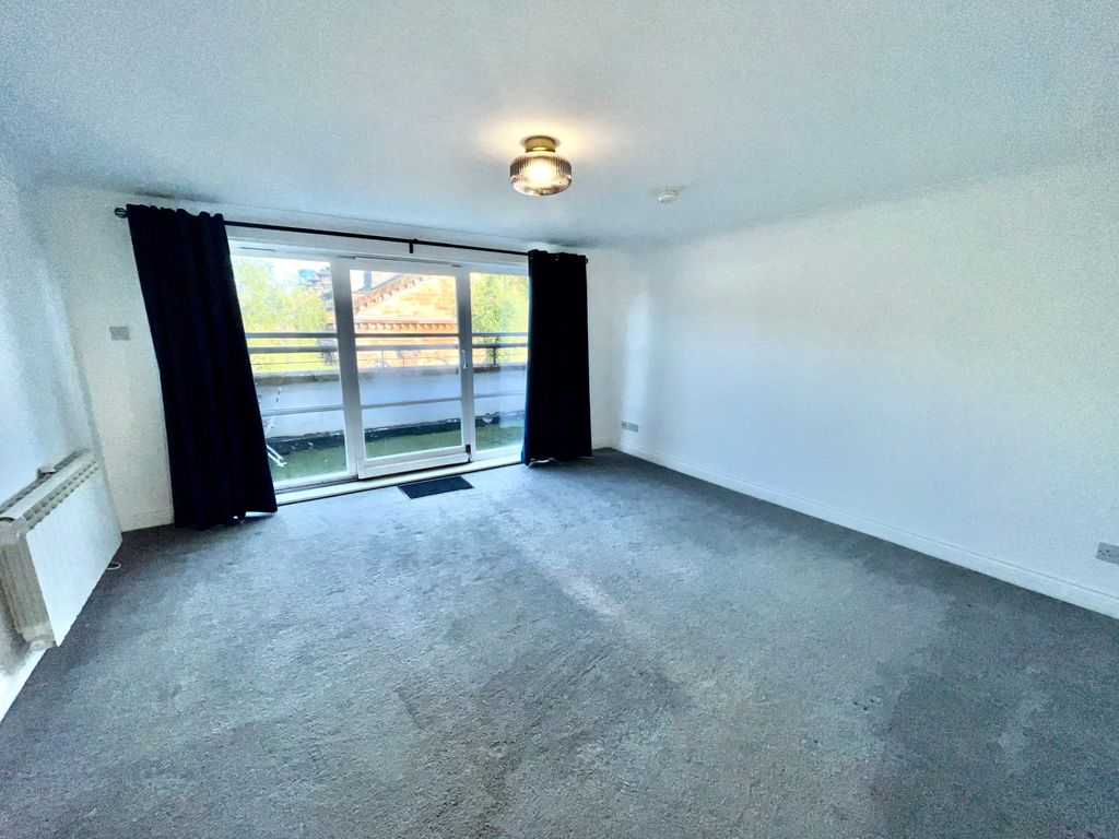 Property photo 3 of 8 3