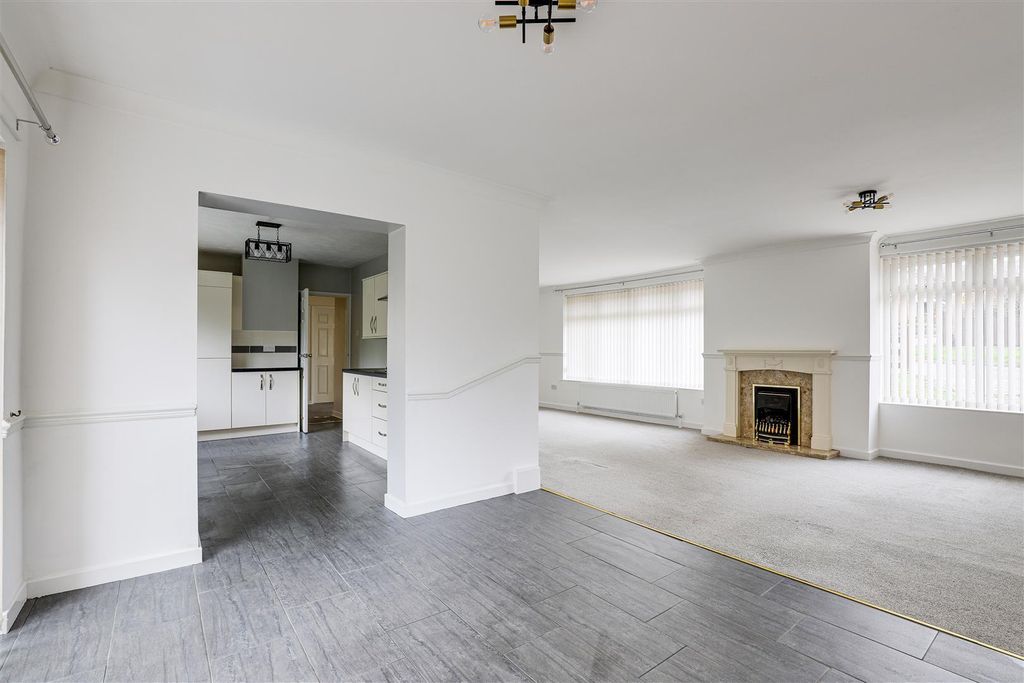 Property photo 2 of 12 15.Jpg