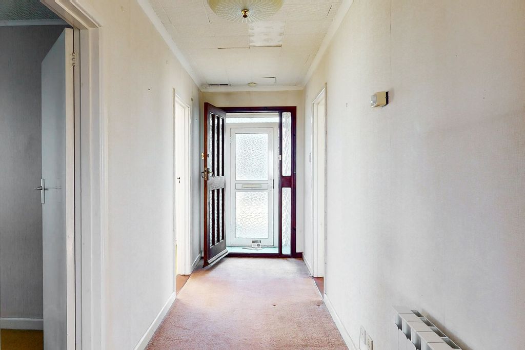 Property photo 3 of 24