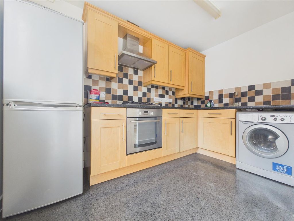 Property photo 3 of 8 Cam01407G0-Pr0104-Still003.Jpg