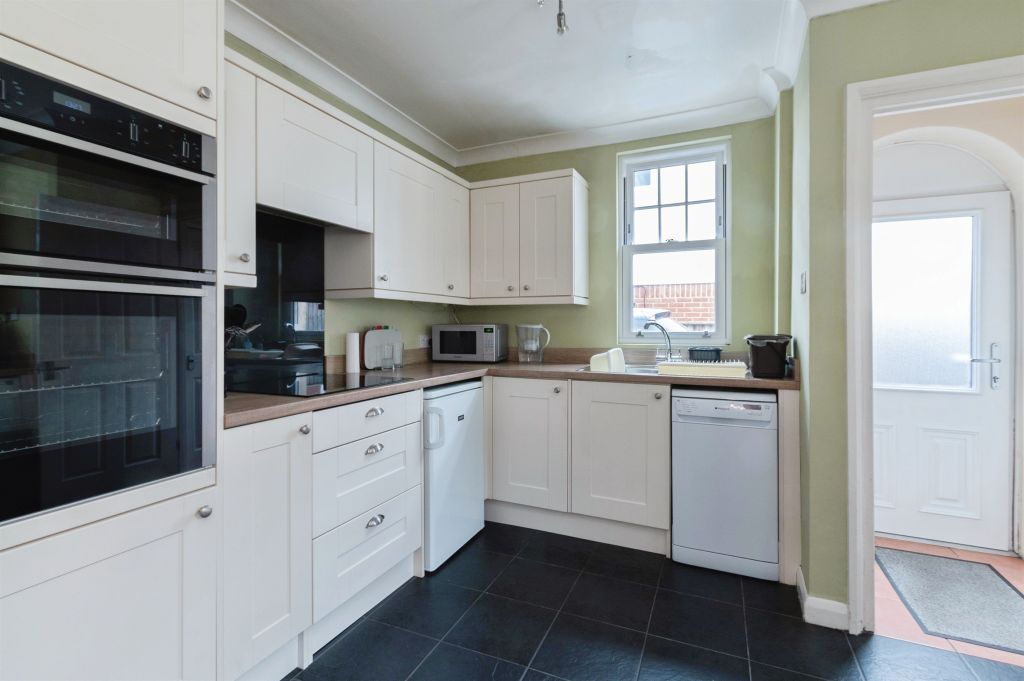 Property photo 3 of 21