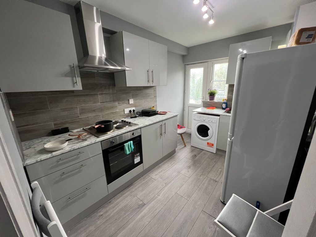 Property photo 2 of 10 Photo 2