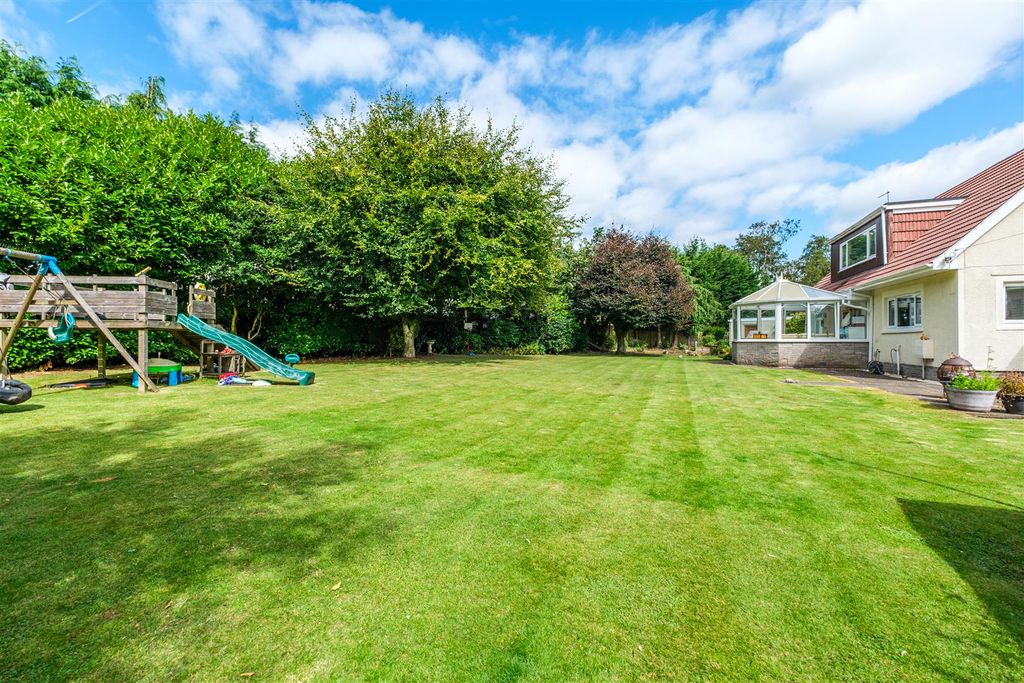 Property photo 2 of 28 Springfield Place-51.Jpg