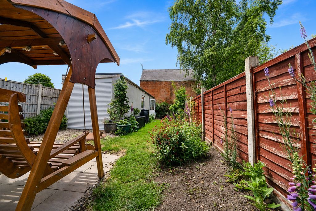 Property photo 3 of 20 Garden