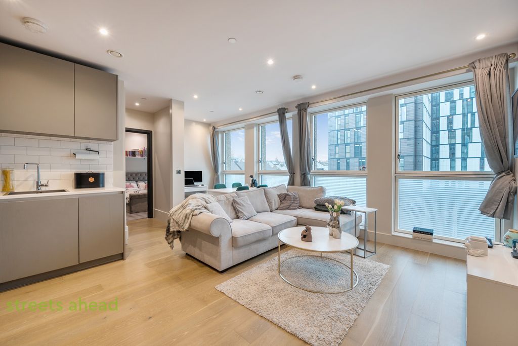 Property photo 2 of 16 32A500d1-09E6-421...