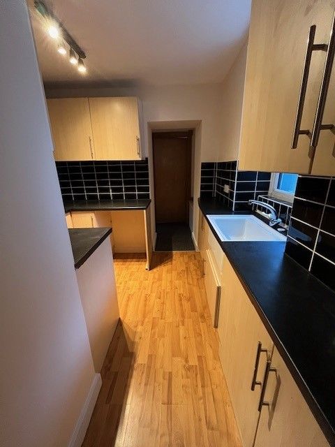 Property photo 2 of 7 Entrance Hall