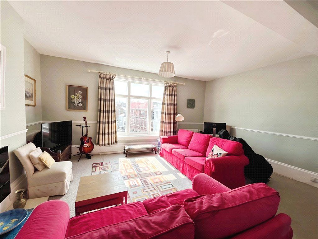 Property photo 3 of 8 Picture No. 14