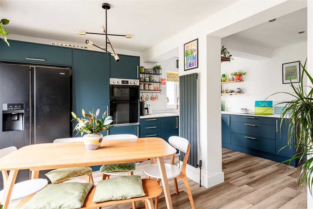 Property photo 3 of 22 81 Queens Road-20.Jpg