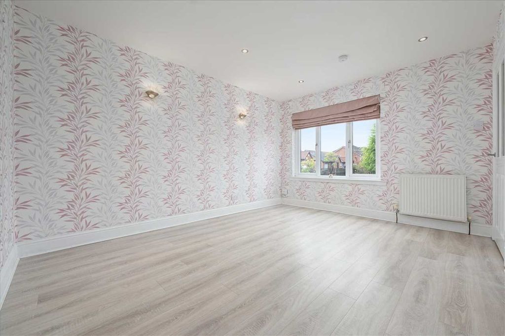 Property photo 2 of 25