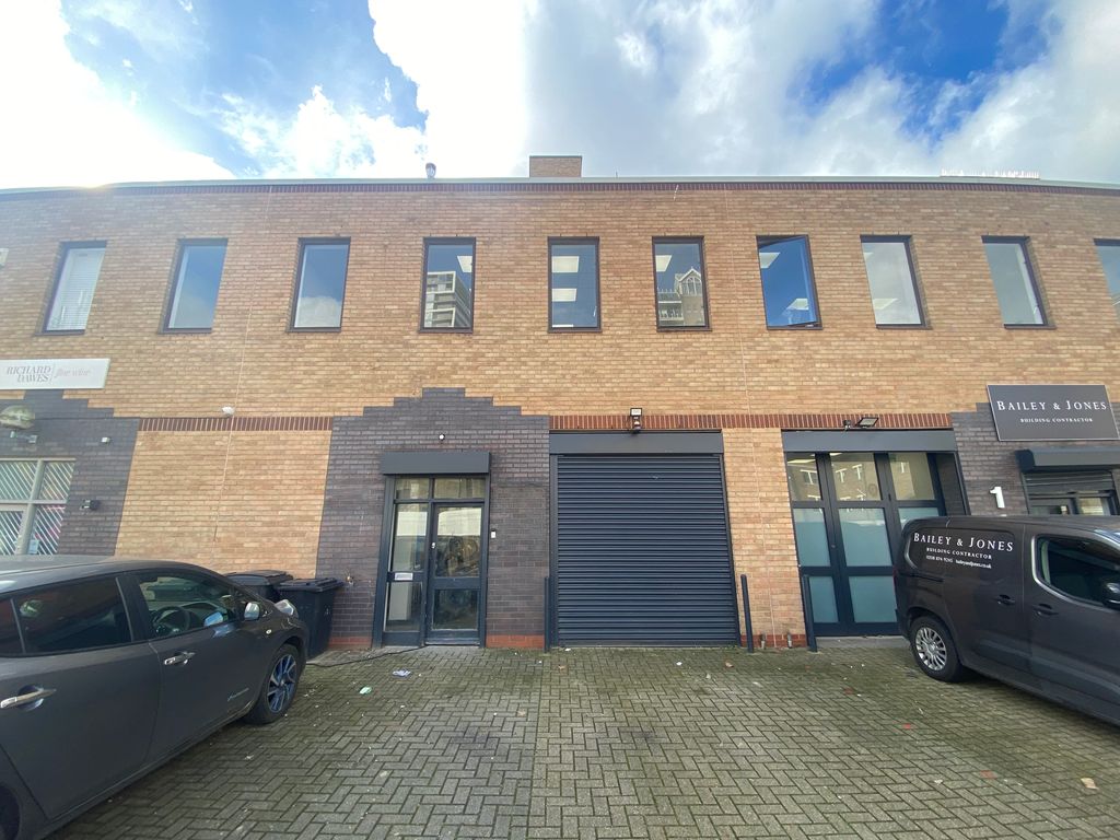 Property photo 1 of 3