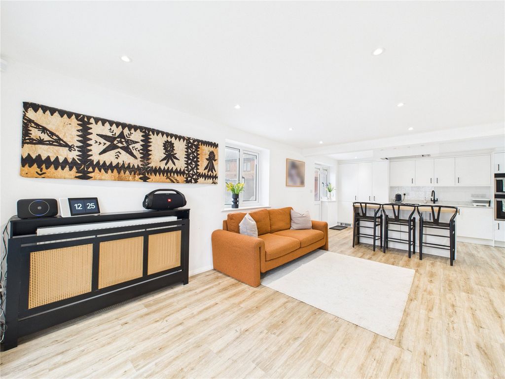 Property photo 2 of 22 Picture No. 07