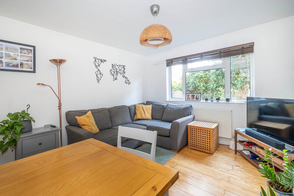 Property photo 3 of 10