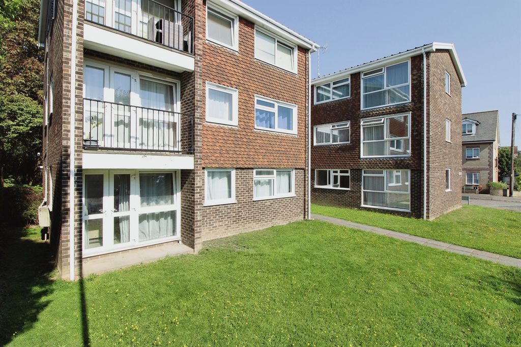 Property photo 2 of 11