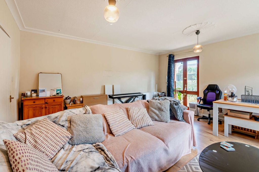 Property photo 3 of 14