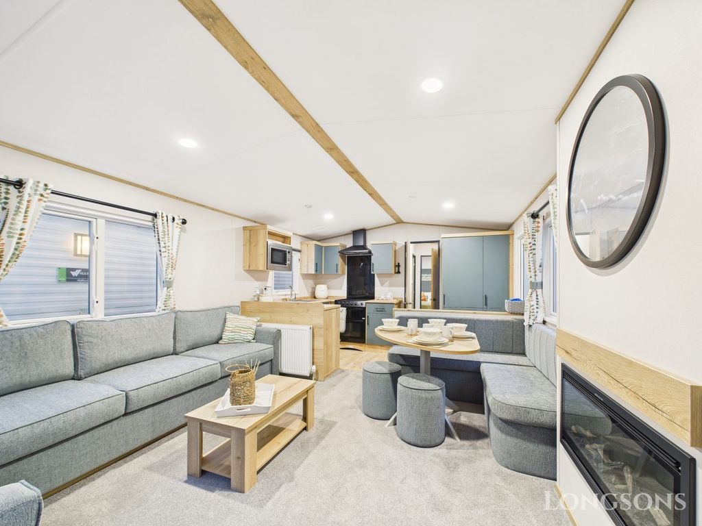 Property photo 1 of 17 Cam02173G0 Pr0328 Still038