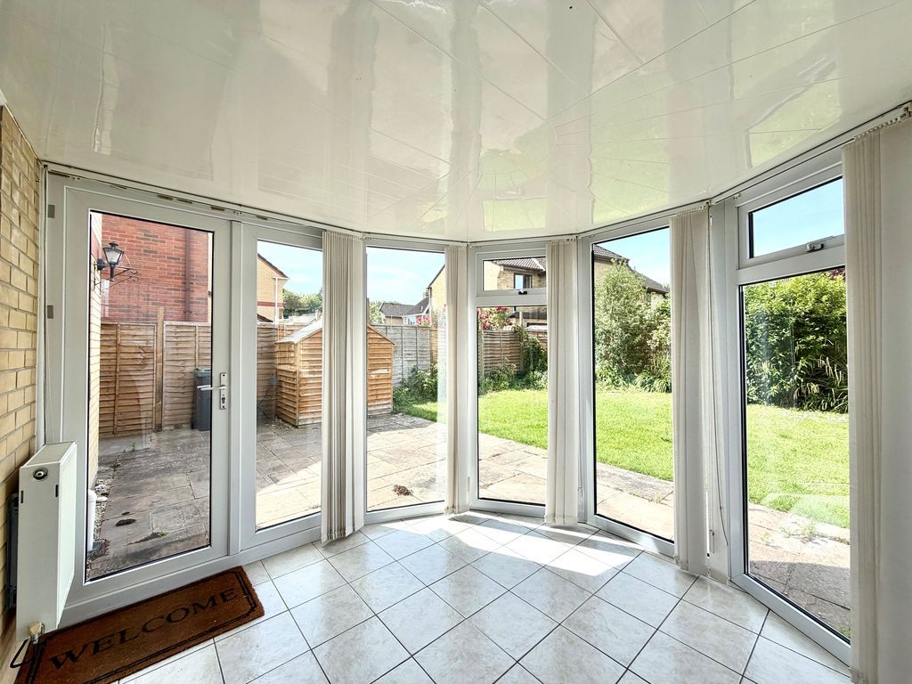 Property photo 3 of 21 Conservatory