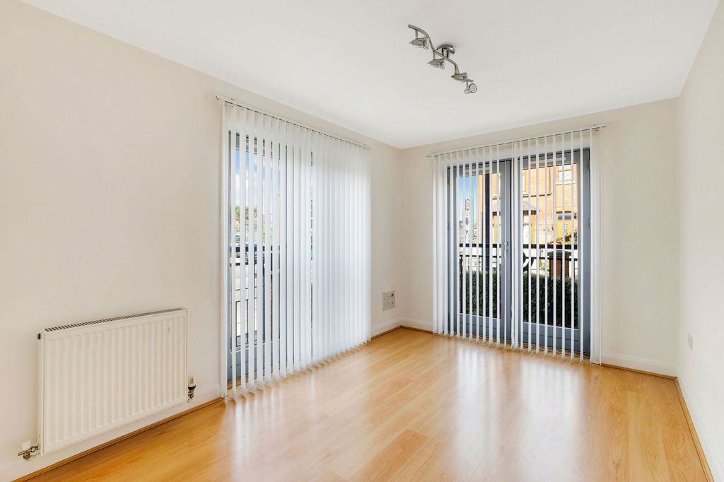Property photo 3 of 18