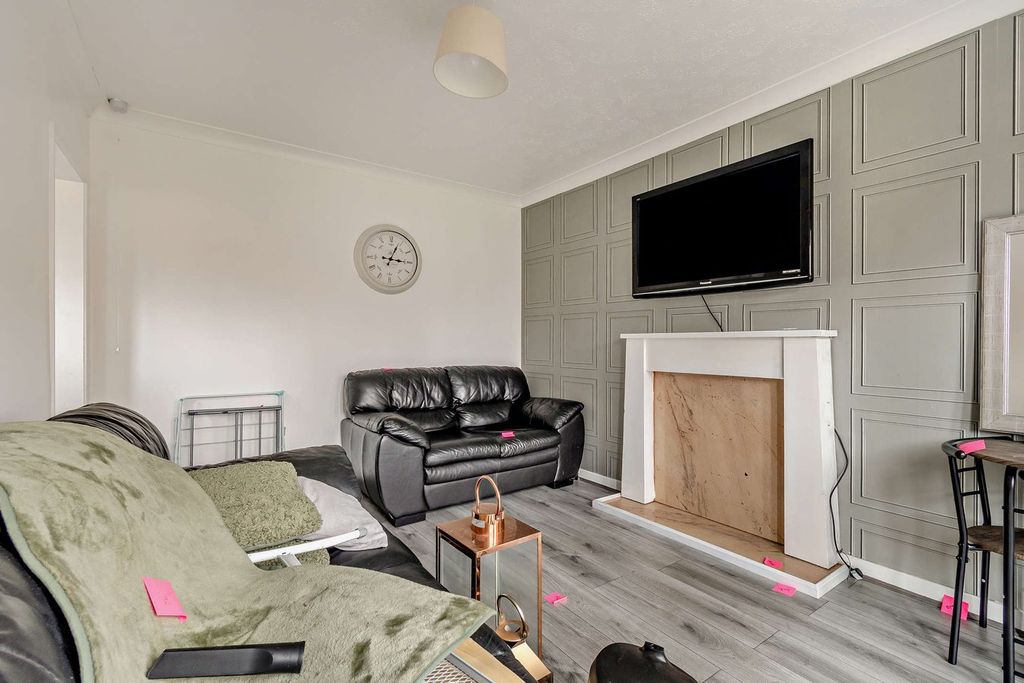 Property photo 2 of 39