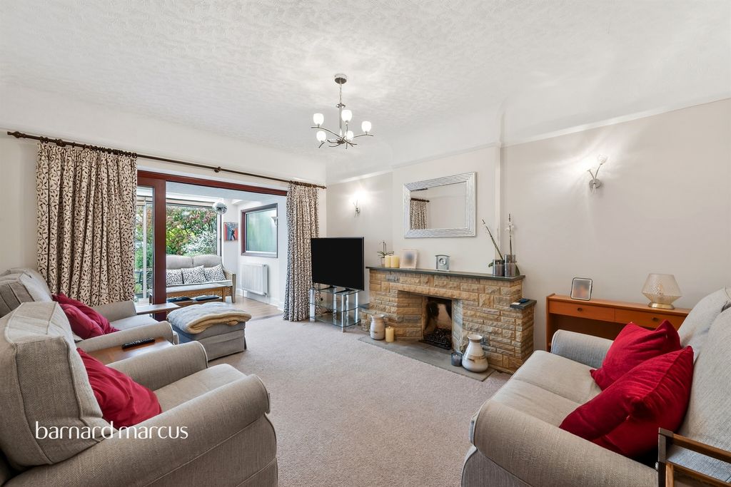 Property photo 3 of 14