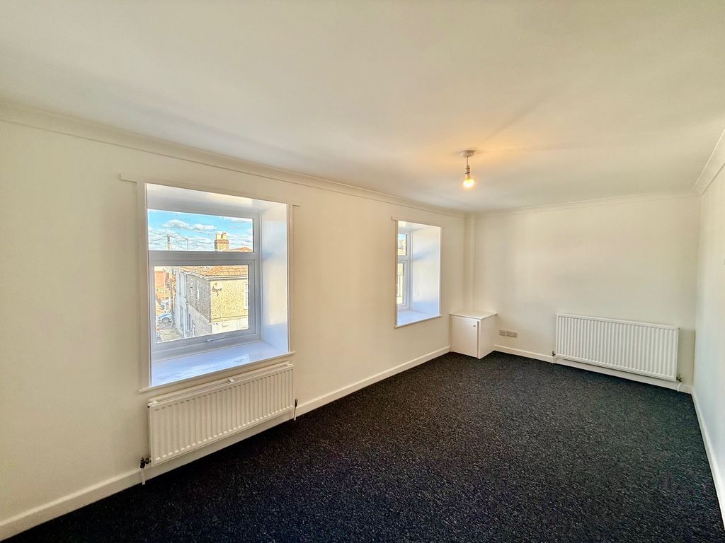 Property photo 3 of 10 Image