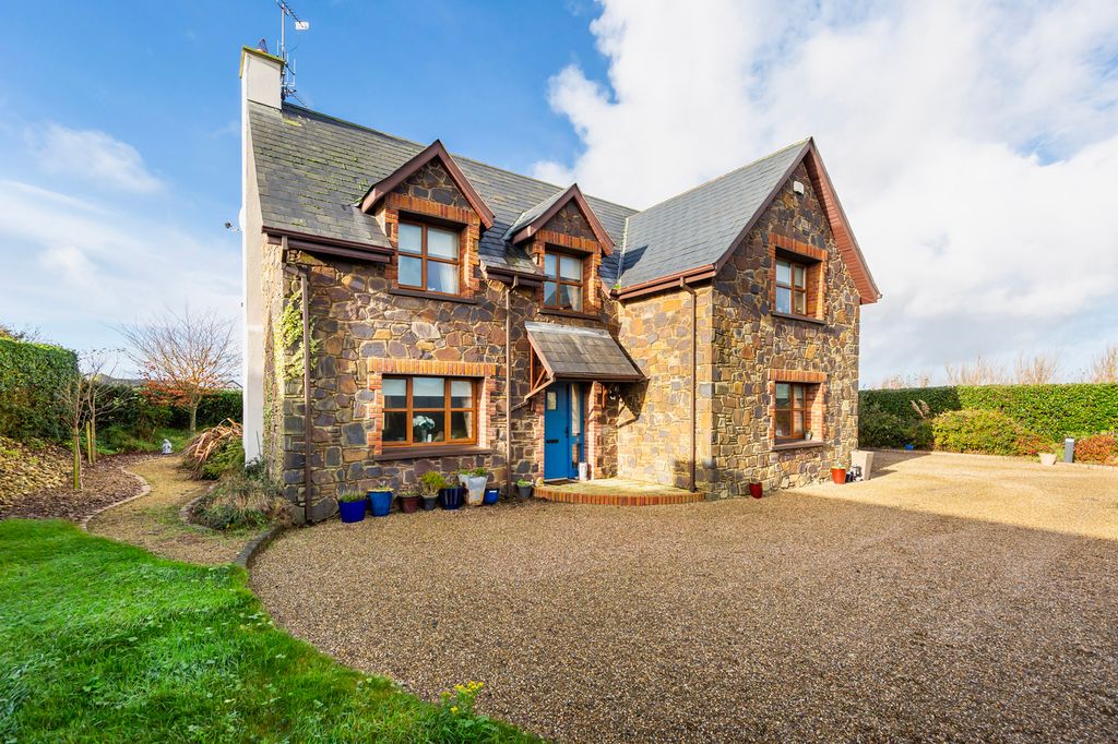 Property photo 1 of 47