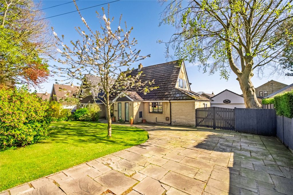 Property photo 1 of 41 Front Driveway