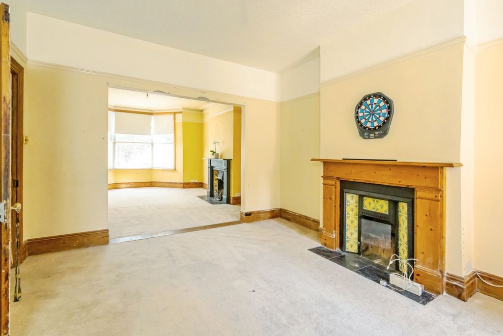 Property photo 2 of 20 Pbox-Img.Jpg