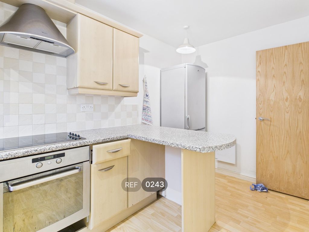 Property photo 2 of 21 Kitchen